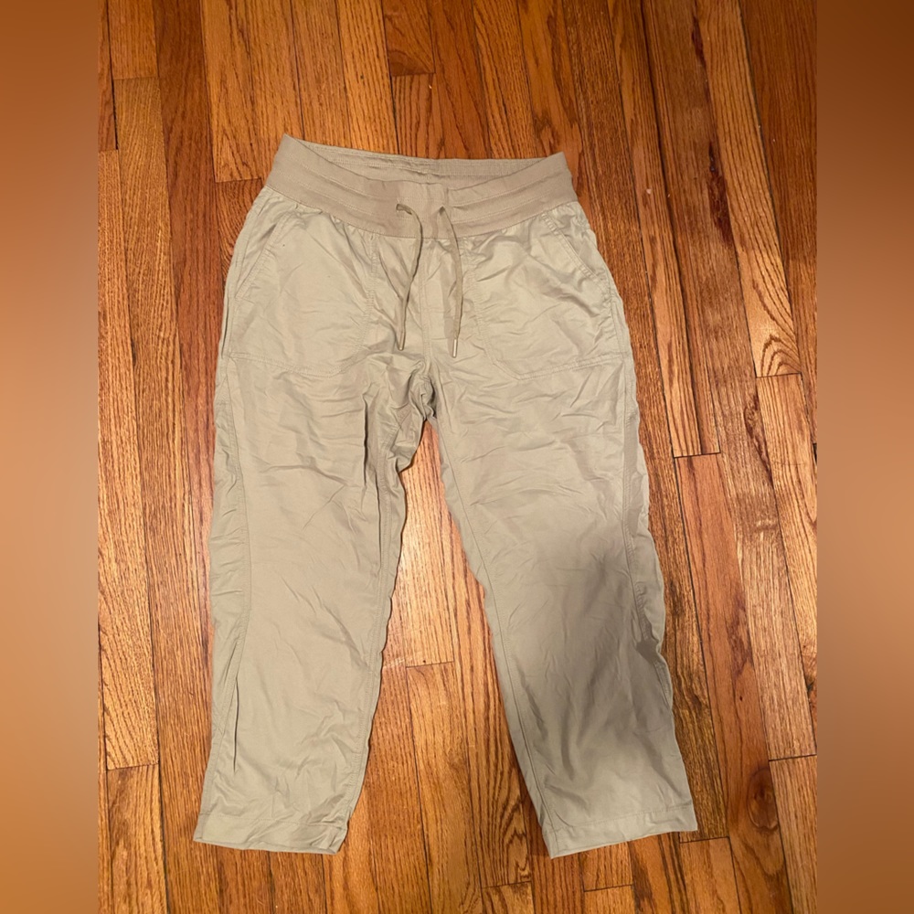 The north face women’s capri hiking pants size medium